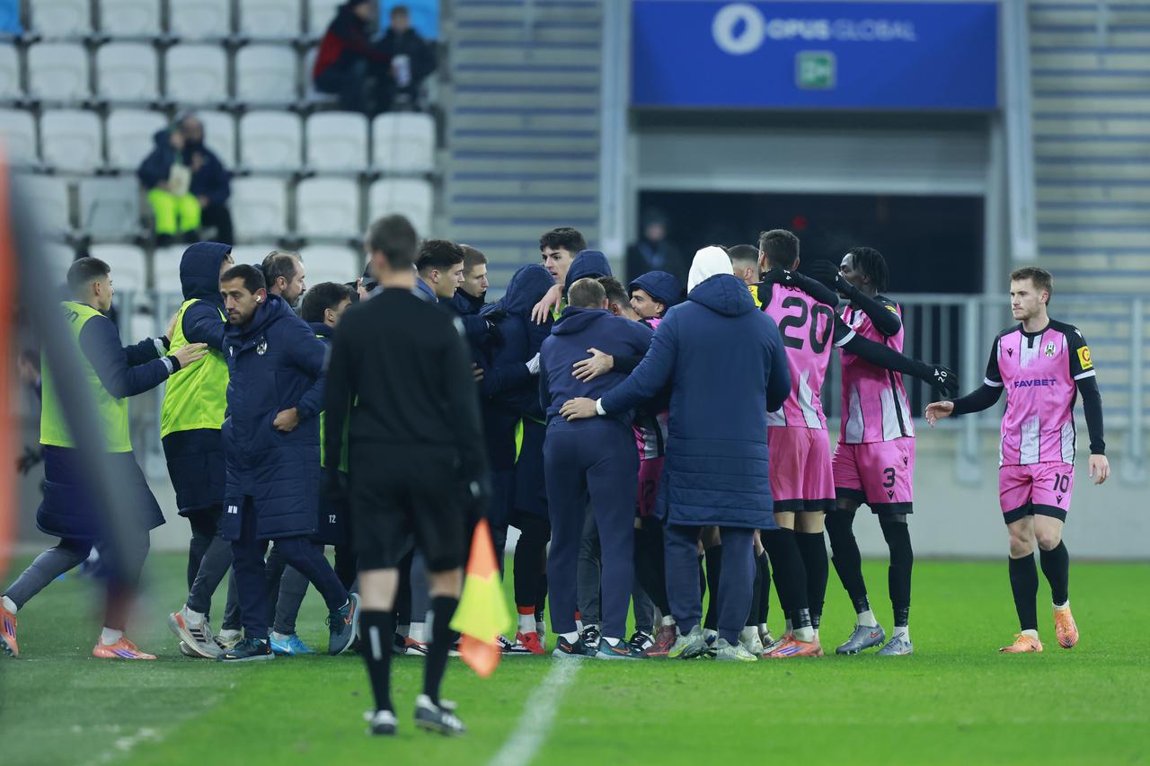 Osijek: NK Osijek i NK Lokomotiva sastali se u 14. kolu Prve HNL