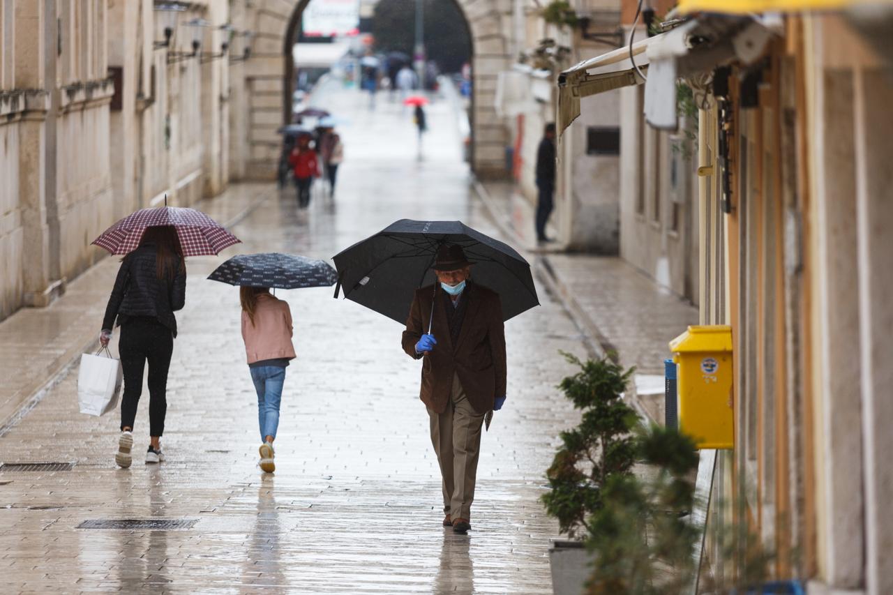 Kišoviti i tmuran dan u Zadru