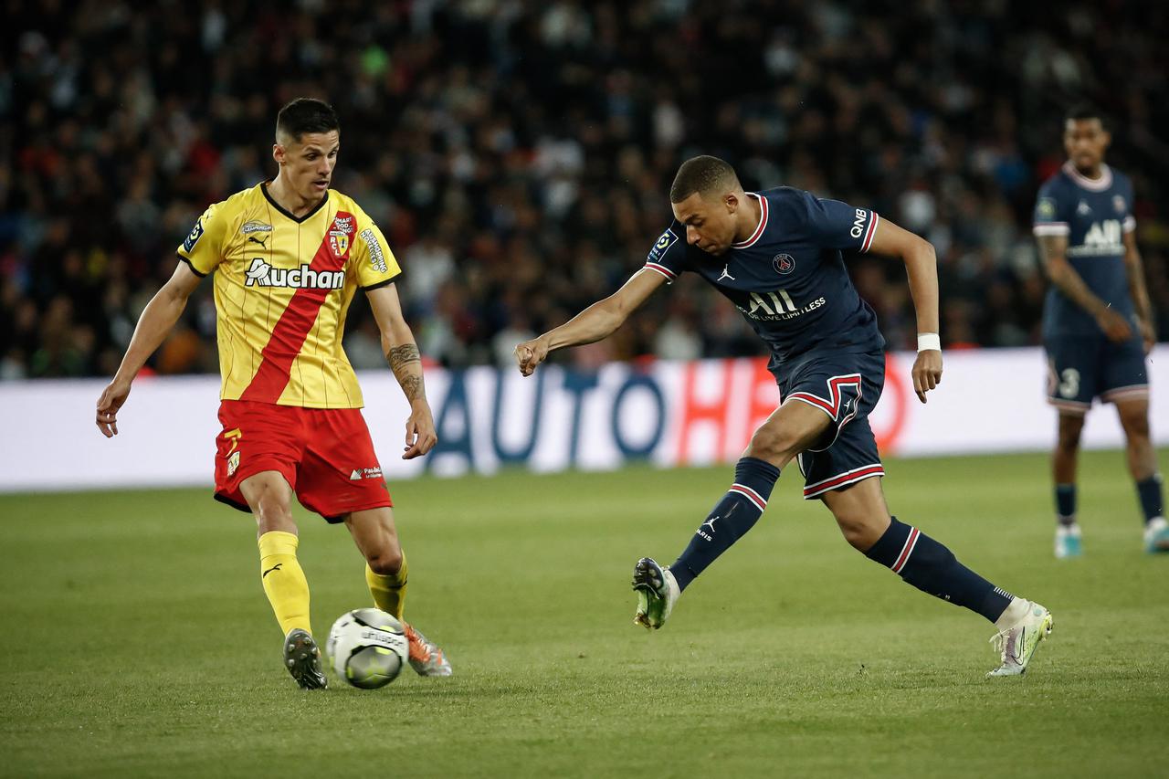 Football : Match Ligue 1 Uber Eats PSG Vs Lens (1-1) au parc des princes à Paris