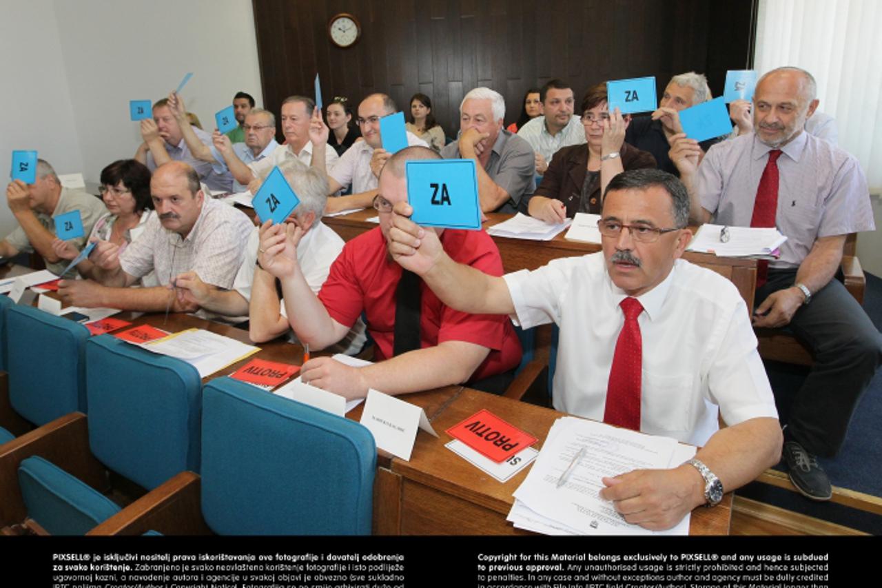 '18.06.2013., Koprivnica - Konstituirajuca sjednica Skupstine Koprivnicko-krizevacke zupanije. Photo: Marijan Susenj/PIXSELL'