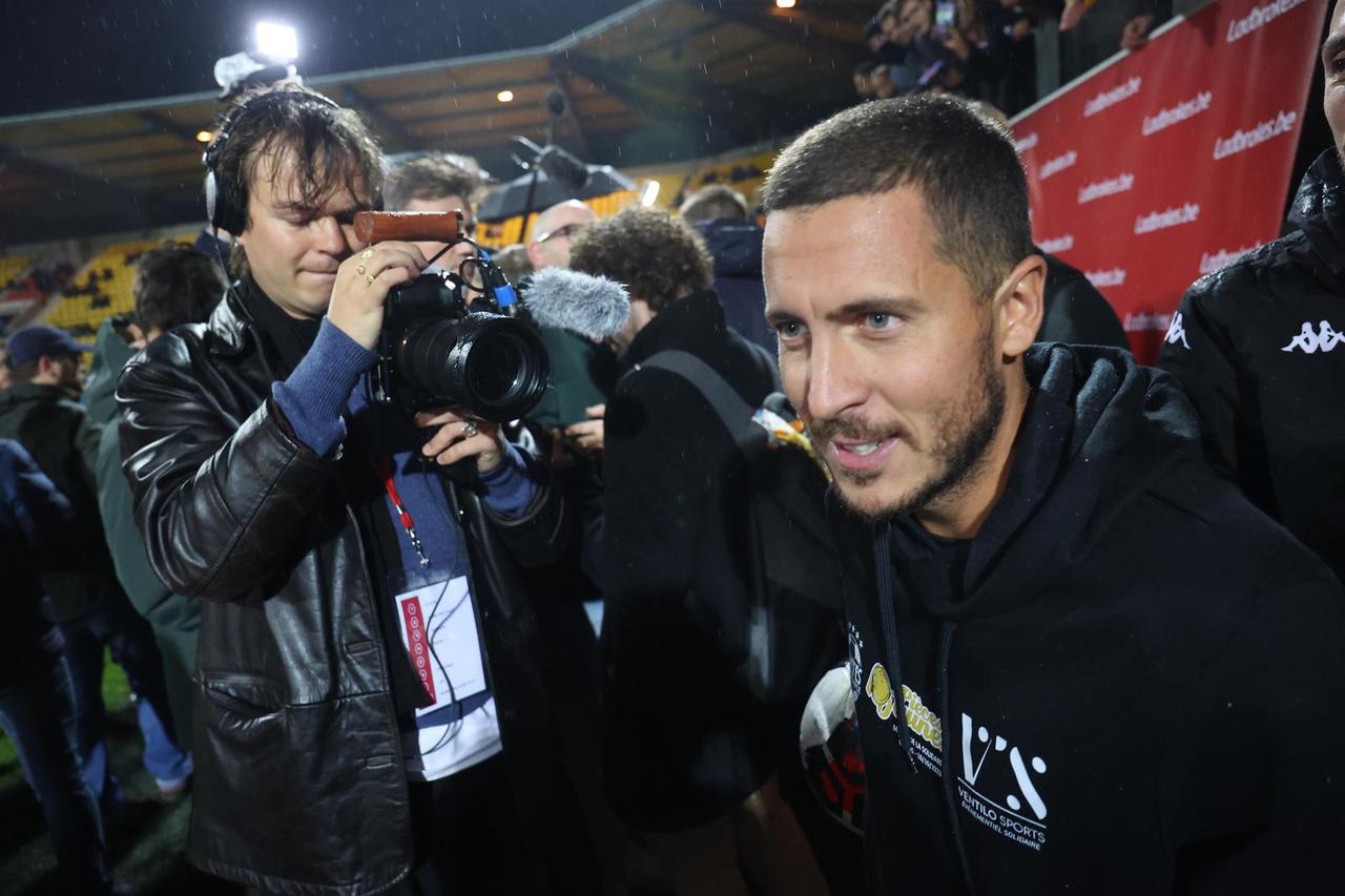 Calais: Gala nogometna utakmica između Variety Club France s raznim osobama i momčadi Calaisa