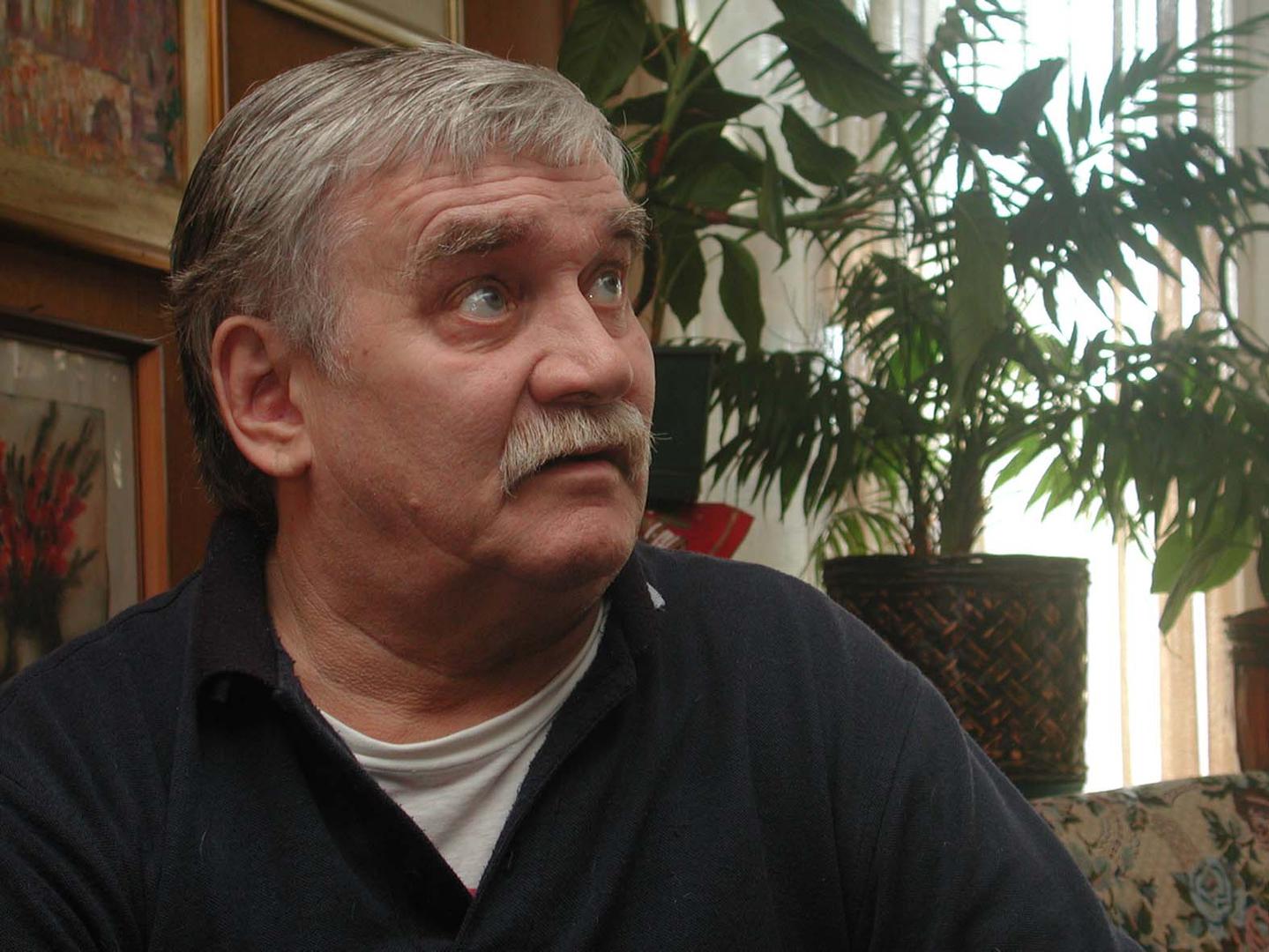Već tijekom studija ostvario je zapažene filmske uloge. Debitirao je 1960. u filmu Deveti krug redatelja Francea Štiglice, čime se odmah nametnuo kao jedan od najboljih mladih glumaca jugoslavenske kinematografije. 