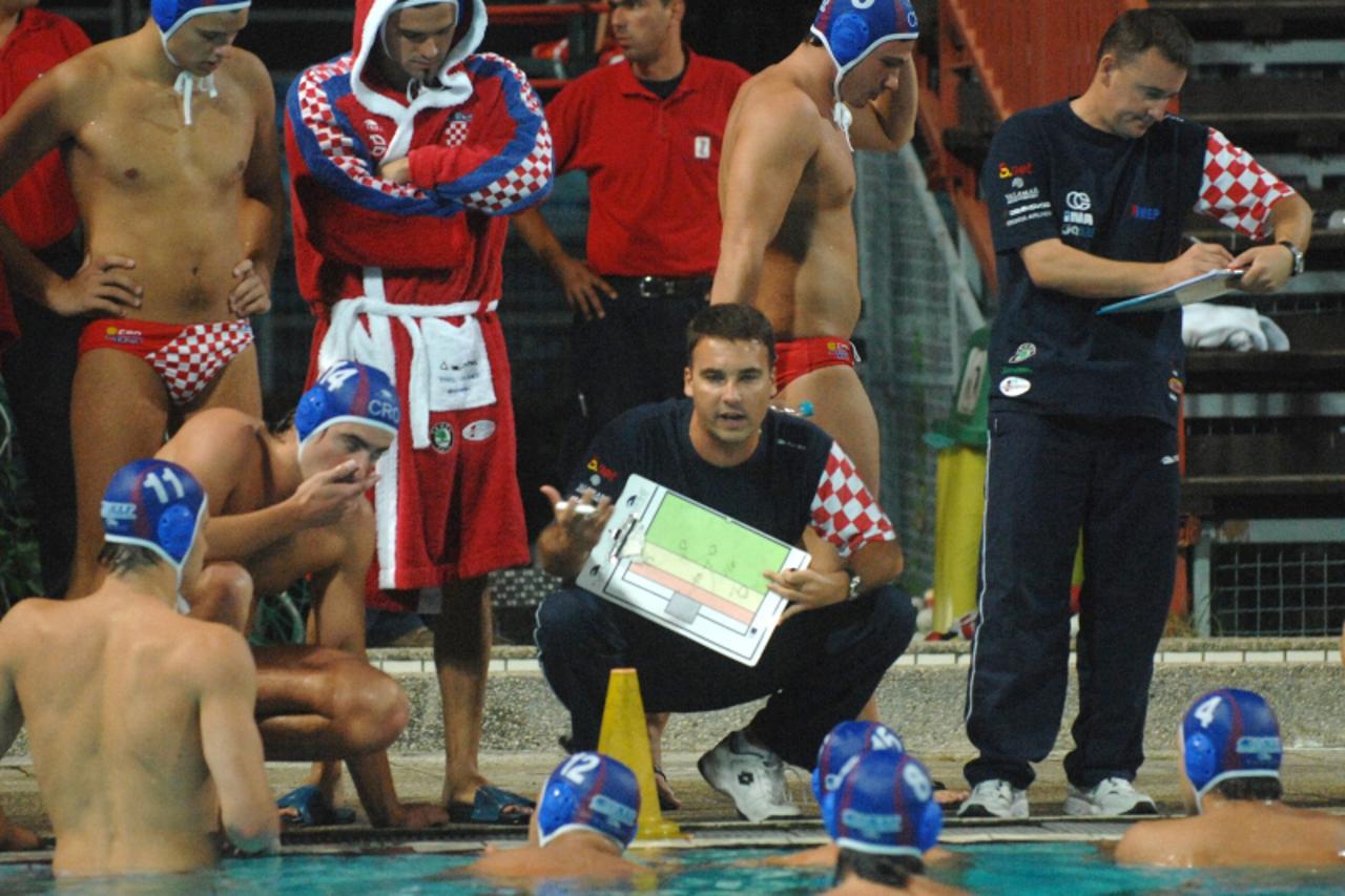 'zagreb..290808... mladost...vaterpolo juniori...hrvatska-crna gora...trener hrvatske  ivan asic...  snimio miso lisanin/vecernji list'