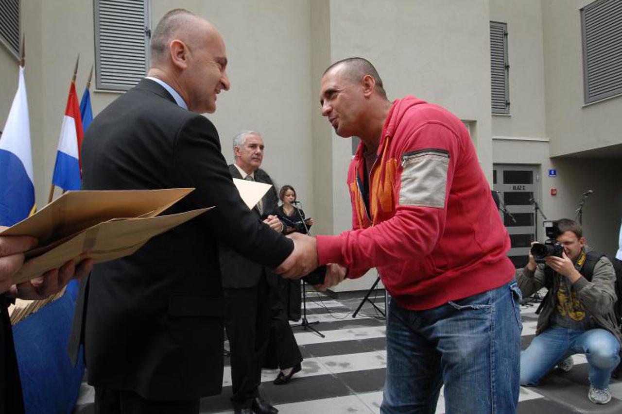 branitelji, stanovi (1)