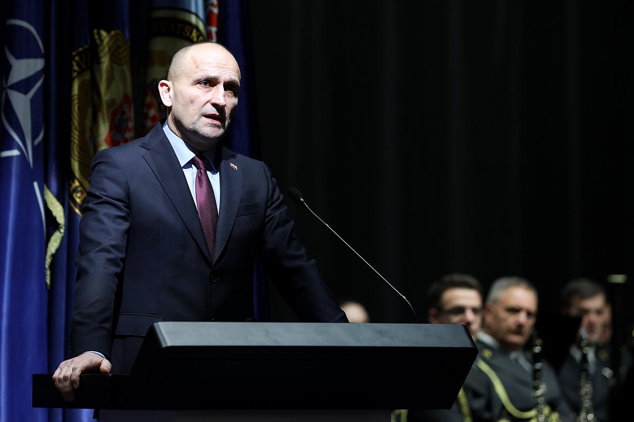 12.02.2024., Zagreb - Svecani ispracaj 4. hrvatskog kontingenta u aktivnost ojacane budnosti u okviru Borbene grupe u Madarskoj (eVA BG-HUN)