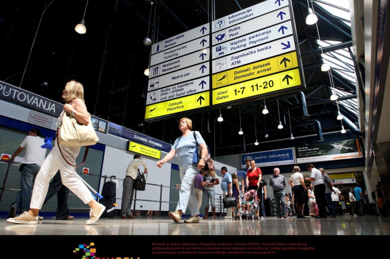 '11.07.2011., Pleso , Zagreb - Pocetkom godisnjih odmora promet u zracnoj luci Zagreb znatno se povecao. Photo: Igor Kralj/PIXSELL'