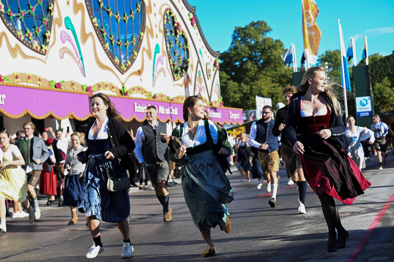 Obilazak dovršene nove cijevi Tunela Učka koja se danas pušta u promet