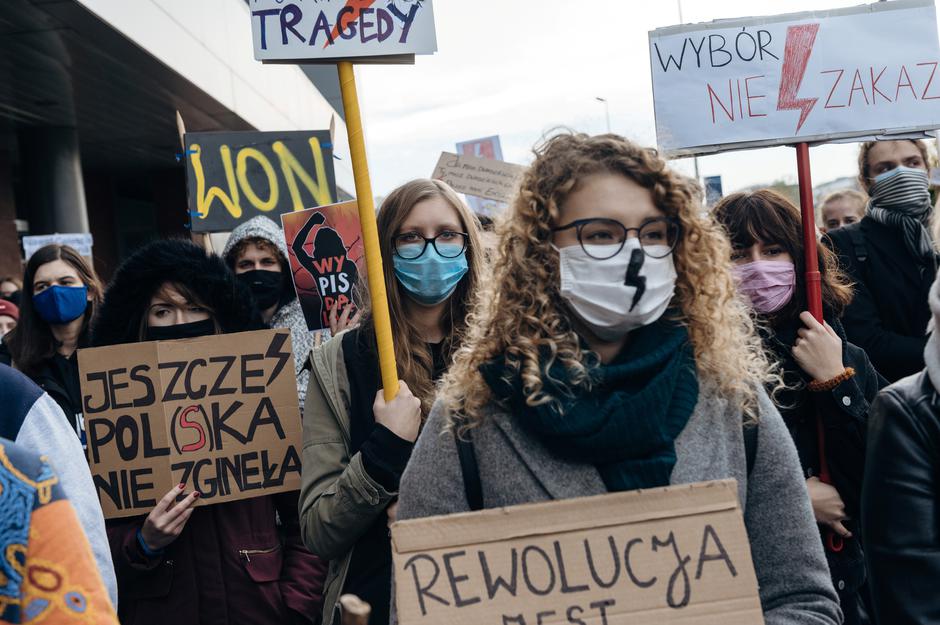 Prosvjedi u Poljskoj nakon odluke Vrhovnog suda o ograničavanju pobačaja