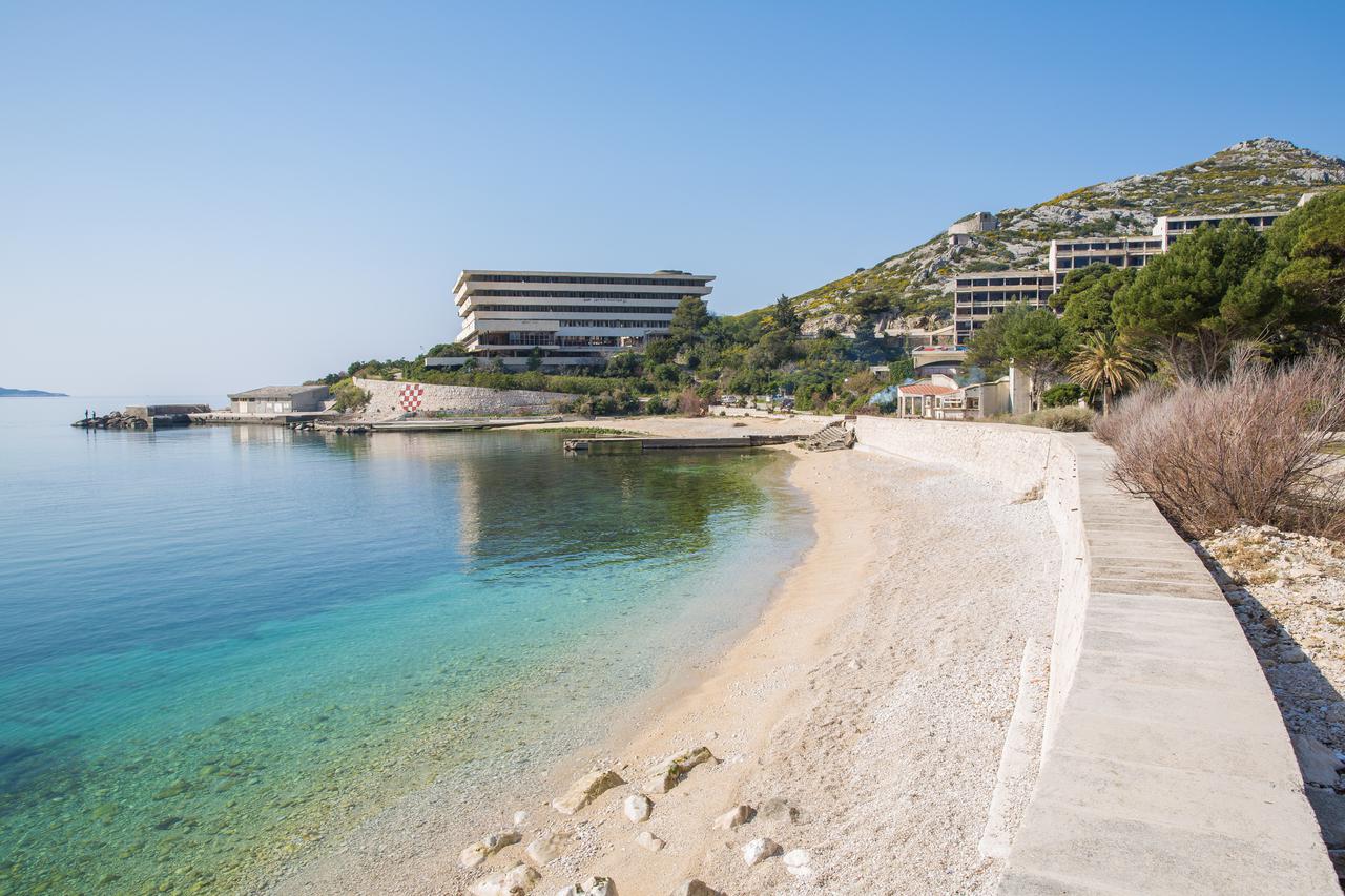 15.03.2014., Kupari, Zupa dubrovacka - Braniteljska udruga Mir dala je ponudu za kupnju bivseg vojno turistickog kompleksa Kupari. 