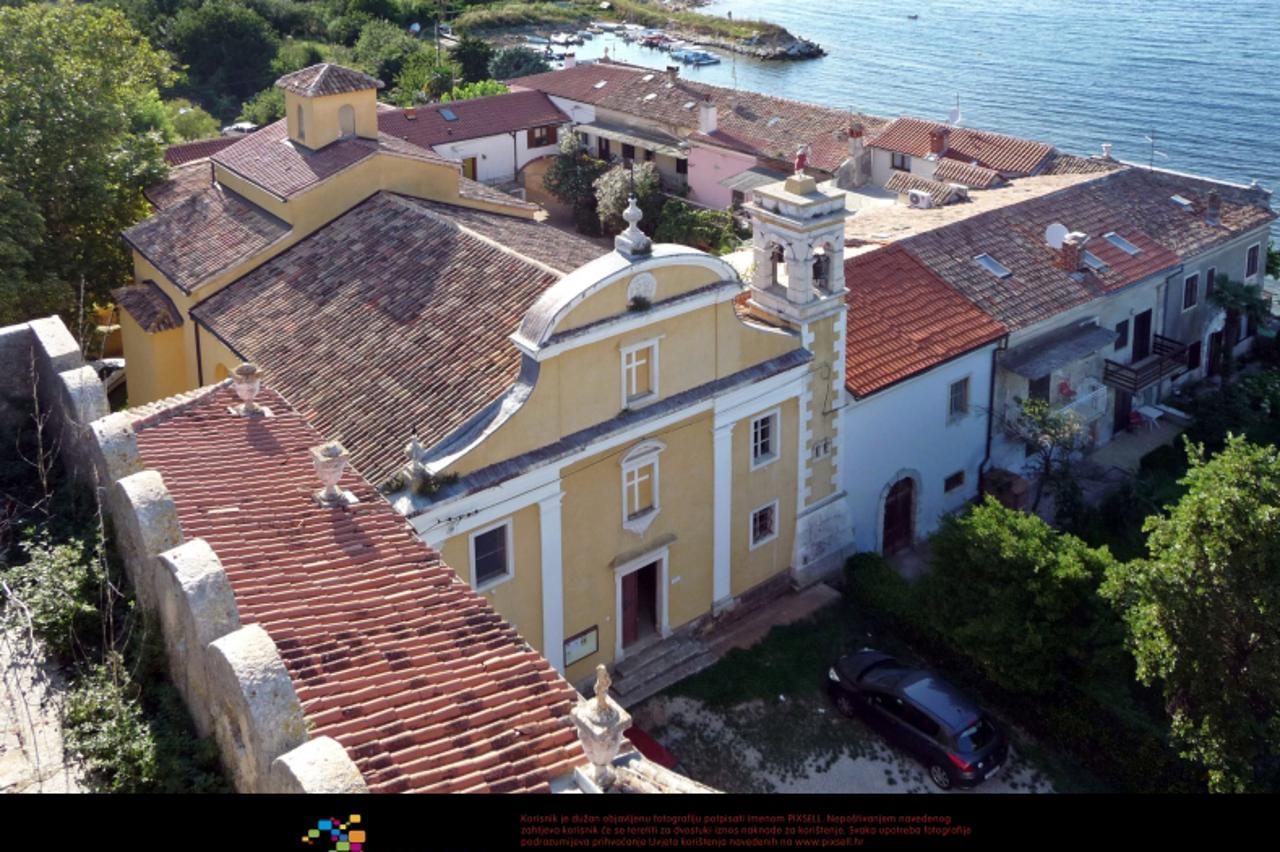 '06.08.2011-., Dajla - Crkveni objekti u Dajli. Nekadasnji Benediktinski samostan,u jednom dijelu zive stanari dok je jedan od objekatap otpuno devastiran i zapusten Photo: Dusko Marusic/PIXSELL'