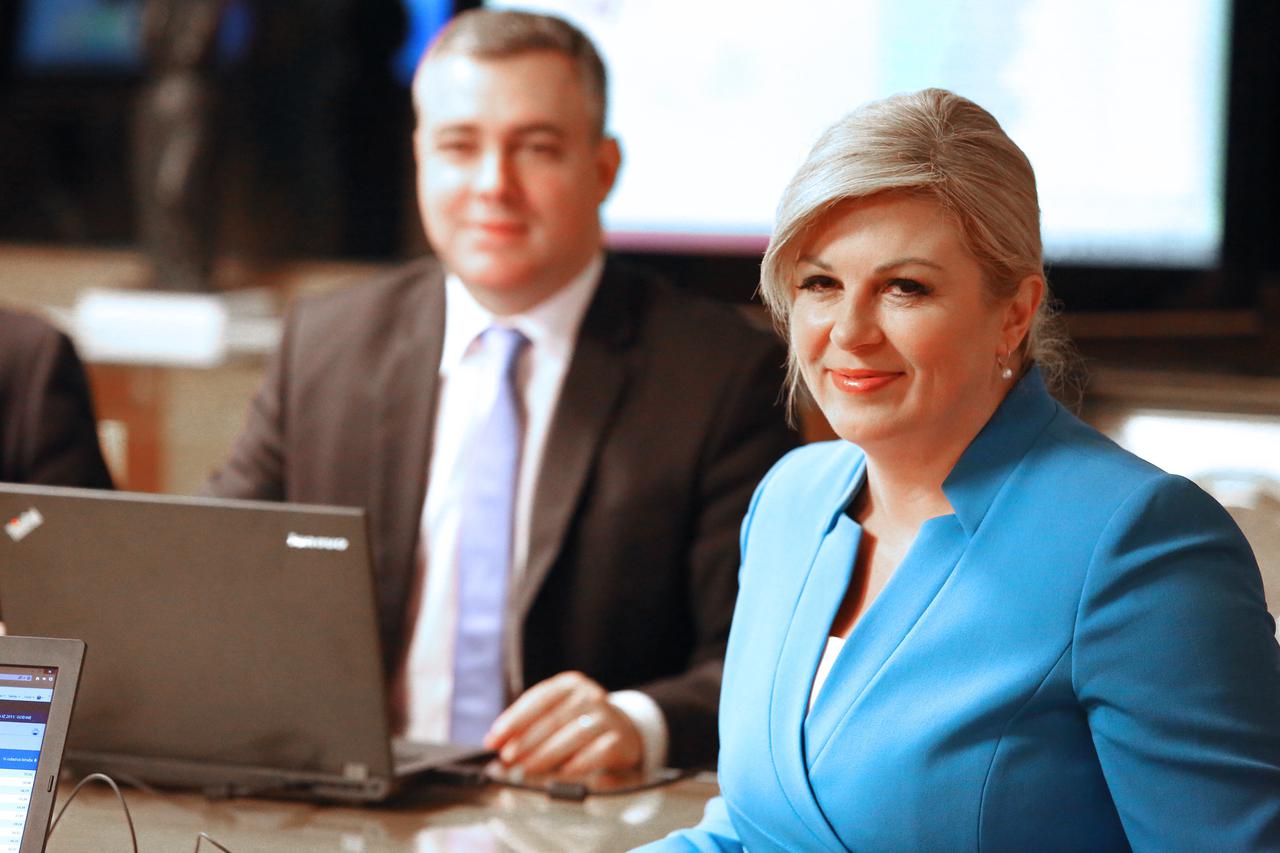 08.11.2015., Zagreb - Docek rezultata parlamentarnih izbora u Uredu predsjednice. Predsjednica sa svojim savjetnicima prati izborne rezultate. Photo: Davor Visnjic/PIXSELL