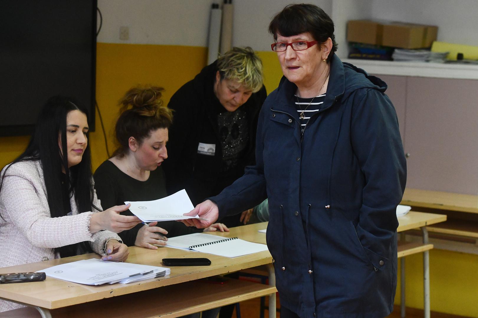 Biračima na parlamentarnim izborima se u 11 izbornih jedinica nudi 165 lista, a za jedno zastupničko mjesto natječe se 15 kandidata.

