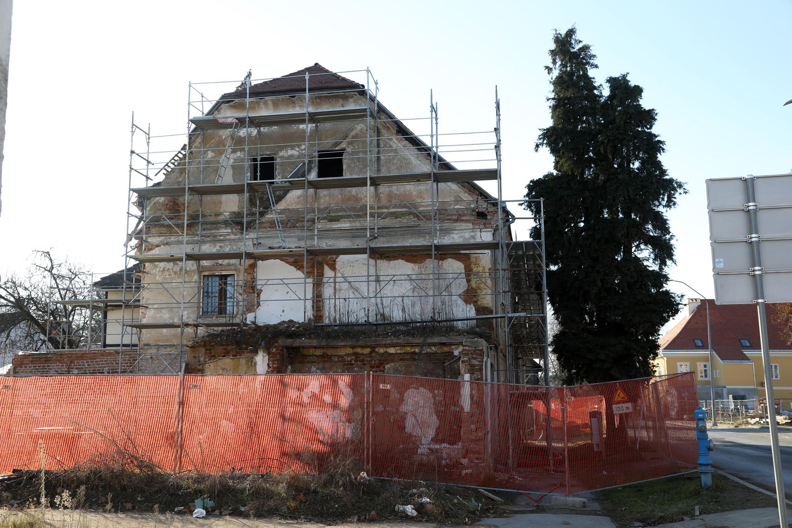 Europski mediteranski seizmološki centar (EMSC) procijenio je u utorak, 29. prosinca, da je potres u Petrinji magnitude 6,2 prema Richteru osjetilo šest milijuna ljudi.