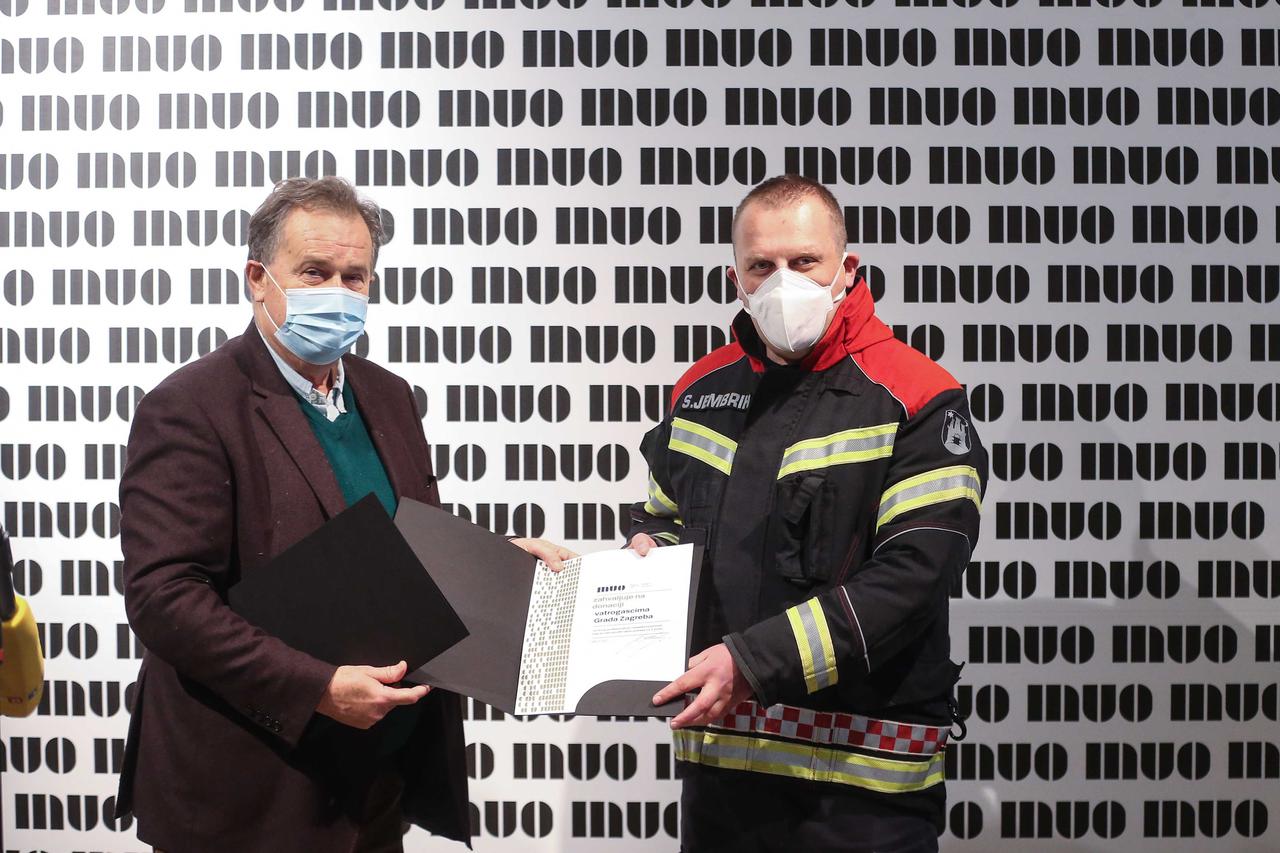 Zagreb: MUO vatrogascima uručio zahvalnice za brzu i nesebičnu pomoć nakon potresa