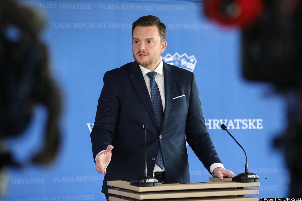 Zagreb: Ministar Primorac dao izjavu za medije