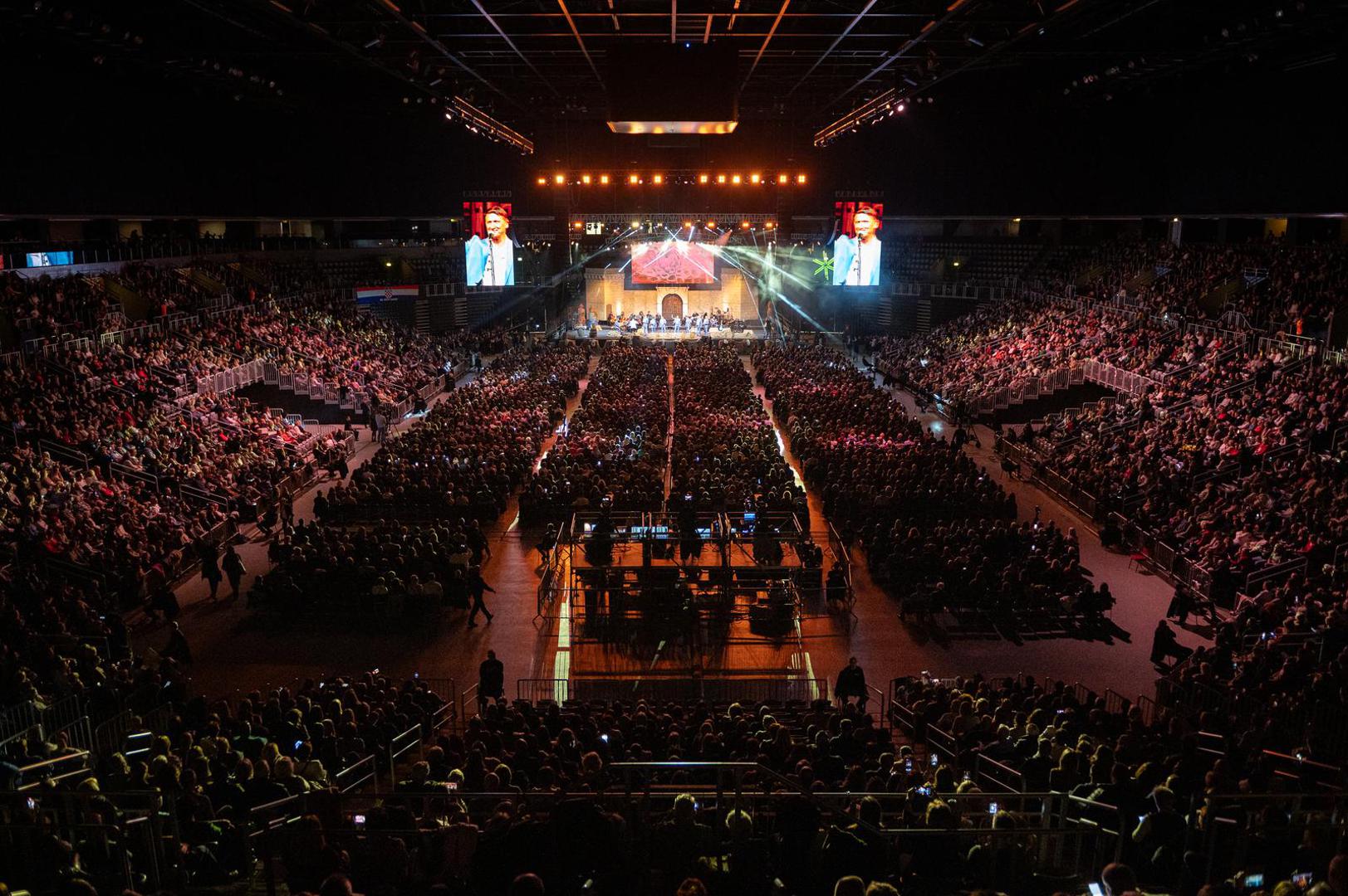 Ovim nastupom proslavili su 40 godina karijere, a koncert su pratili i brojni hrvatski političari, kao i brojna druga poznata lica.