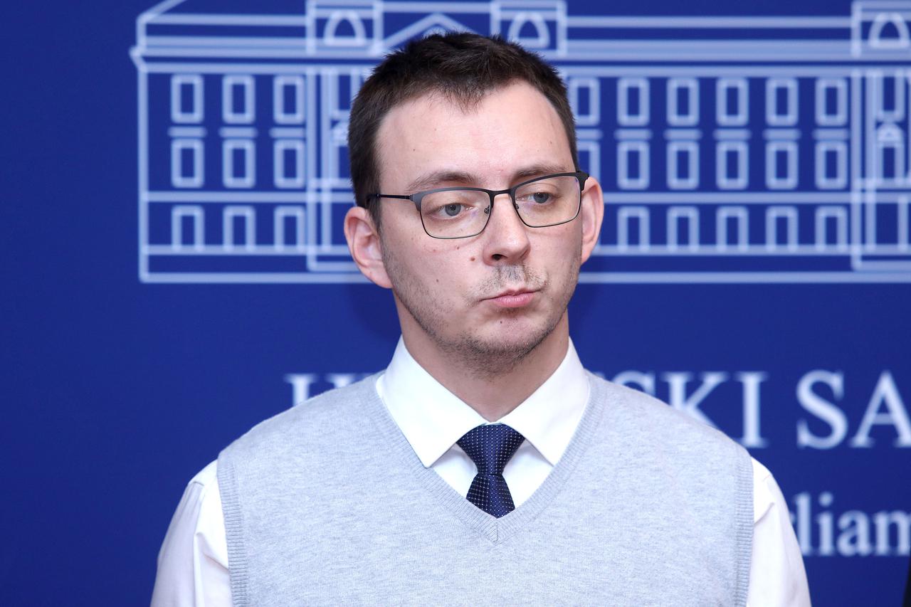 Zagreb: SDP skupio potreban broj potpisa za pokretanje postupka zakona o udomiteljstvu