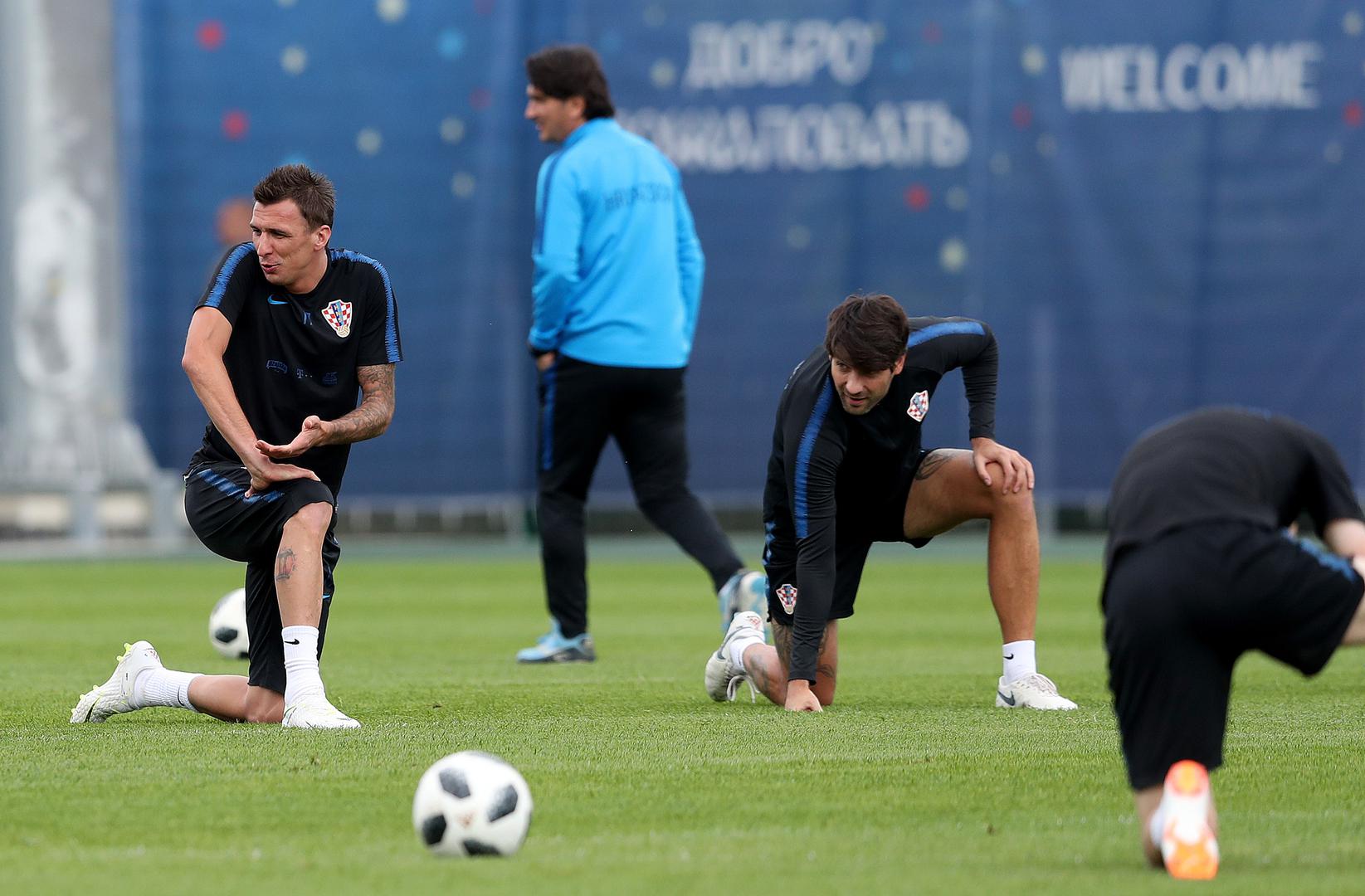 Inače, običaj je da Dalić igračima sastav priopći oko podneva na dan utakmice te tako drži napetost do kraja.