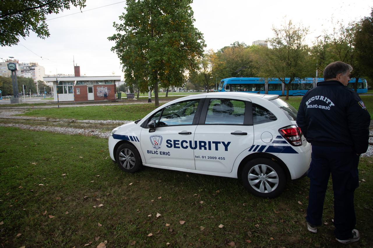 Zagreb: Okretište tramvaja u Prečkom čuvaju zaštitari, tramvajski promet se odvija uredno