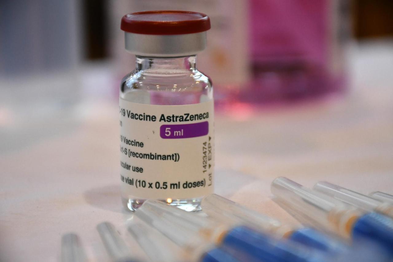 U Đurđevcu organizirano masovno cijepljenje starijih osoba protiv koronavirusa
