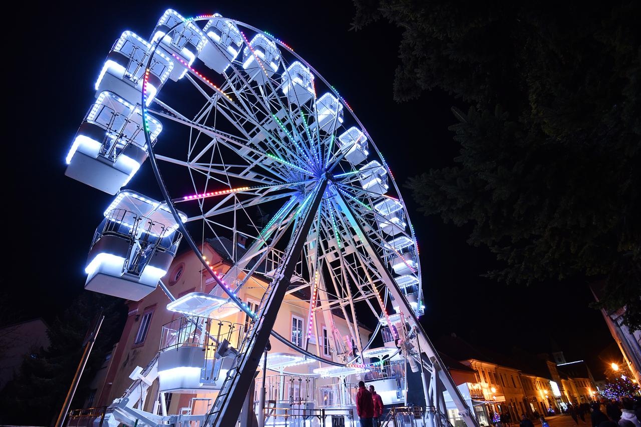 Najveća atrakcija na varaždinskom Adventu je panoramski kotač