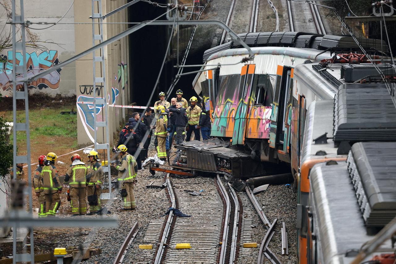 Train derailment in Gelida, near Barcelona