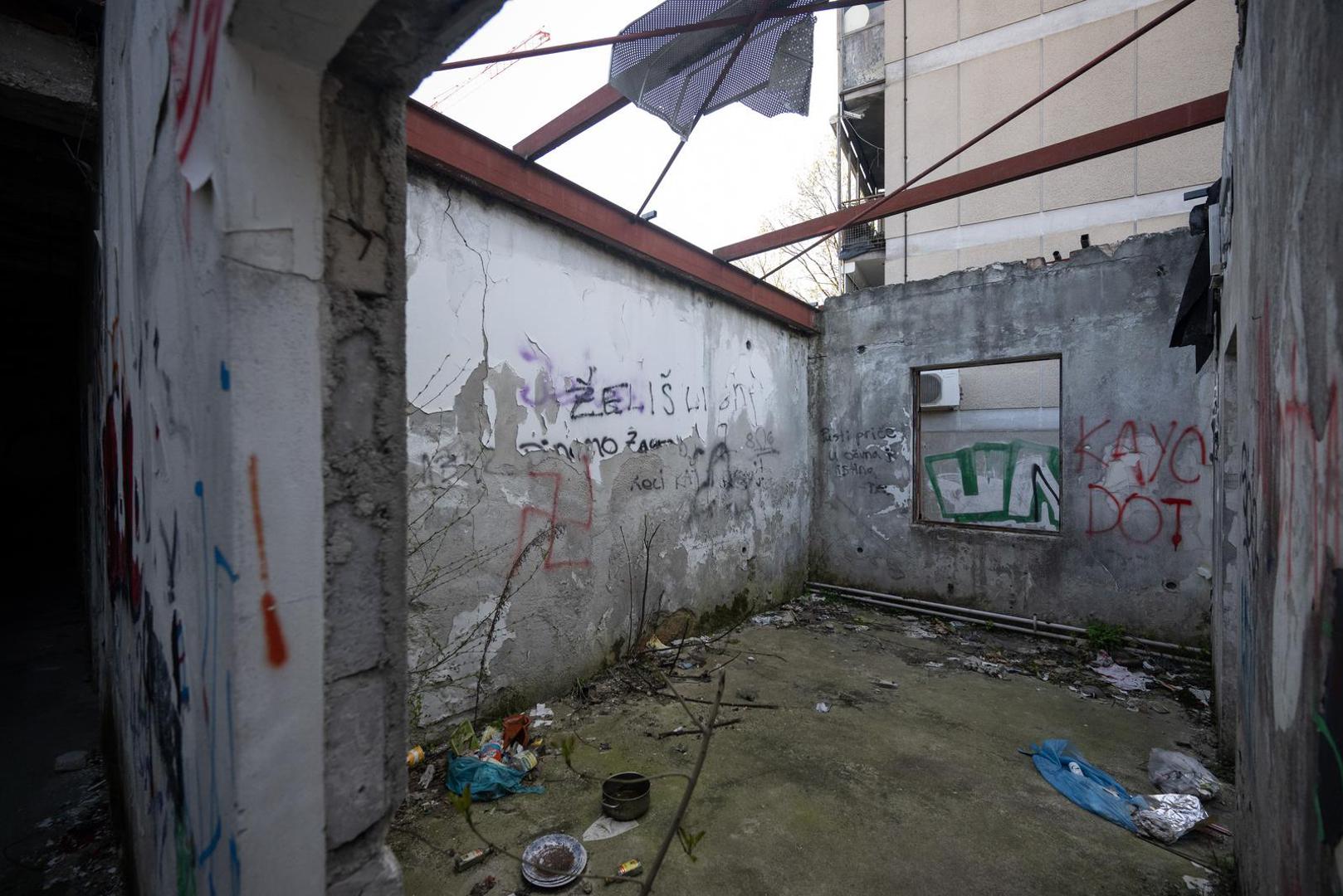  S tim da, smeće bi s vremena na vrijeme planulo pa bi i vatrogasci imali posla. 