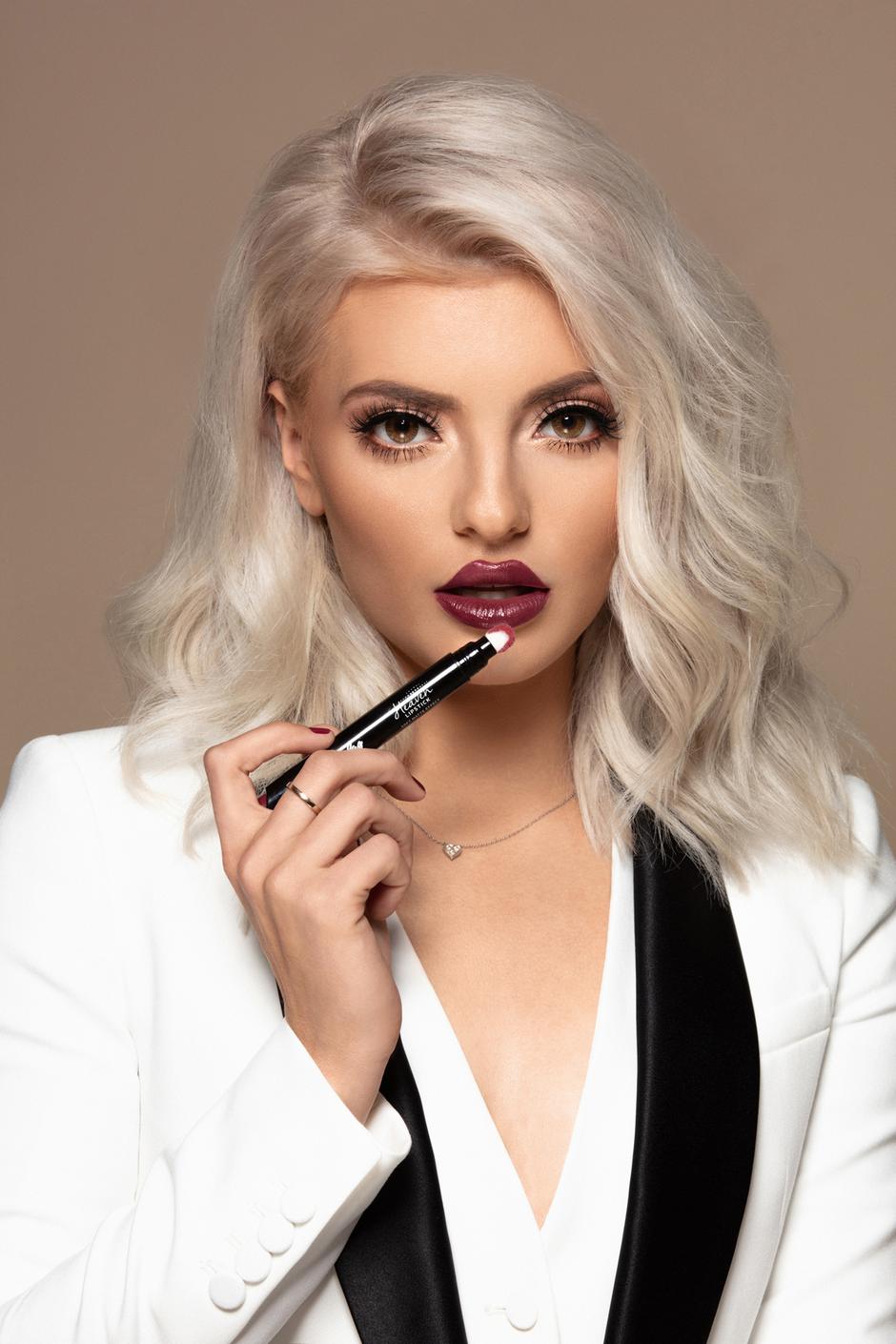 Maja Šuput i Ella Dvornik