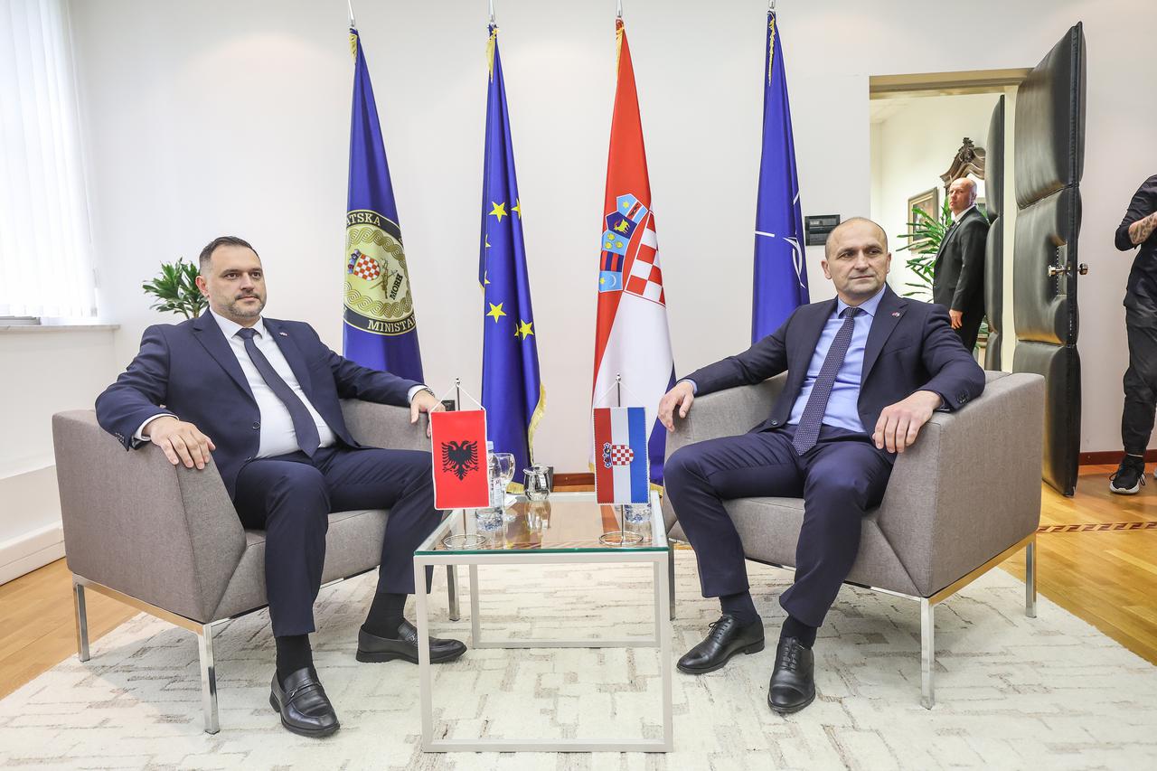 Zagreb: Ivan Anuši? sastao se s albanskim ministrom obrane Ermalom Nufijem