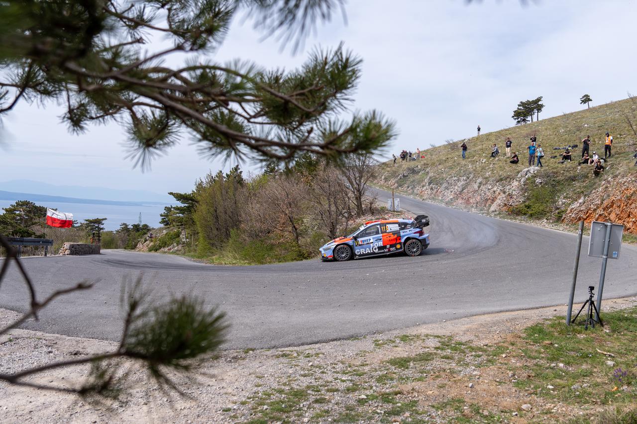 Senj: Thierry Neuville ostao bez kotača na zadnjem brzincu 