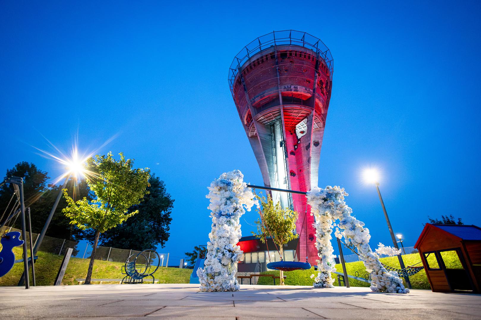 Vukovar se već danima priprema za veliki koncert Marka Perkovića Thompsona, a atmosfera u gradu iz sata u sat sve je užurbanija.