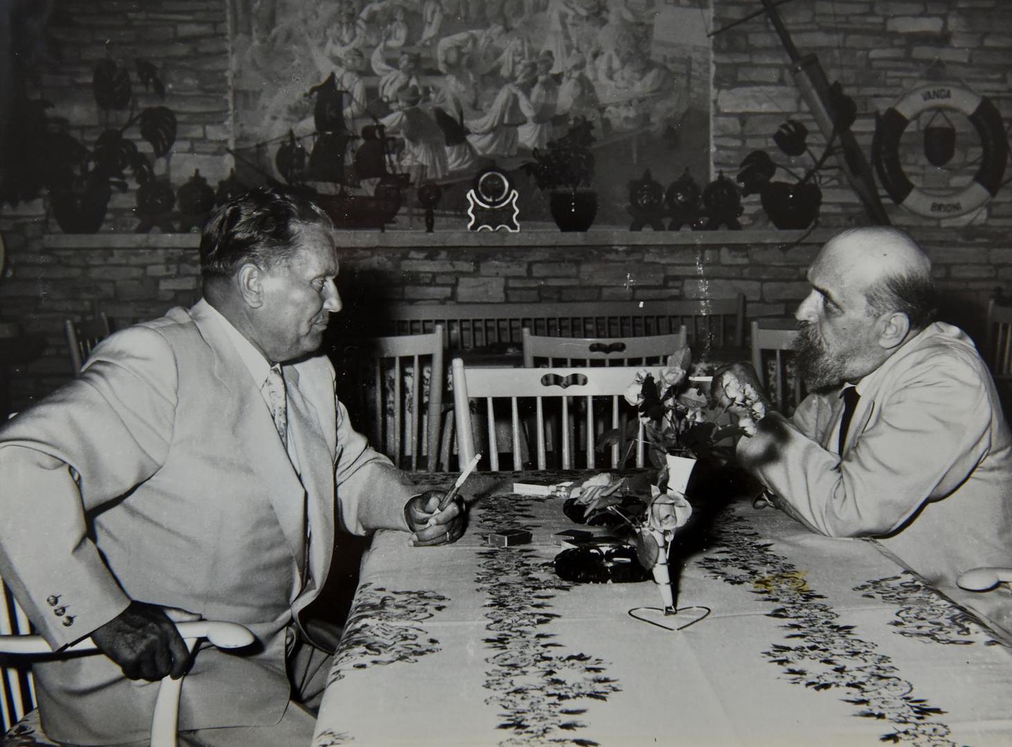 Kao novinar i intelektualac, Meštrović je pisao za američke i britanske medije te hrvatski emigrantski tisak. Davao je intervjue međunarodnoj javnosti i objavio brojne knjige i članke.