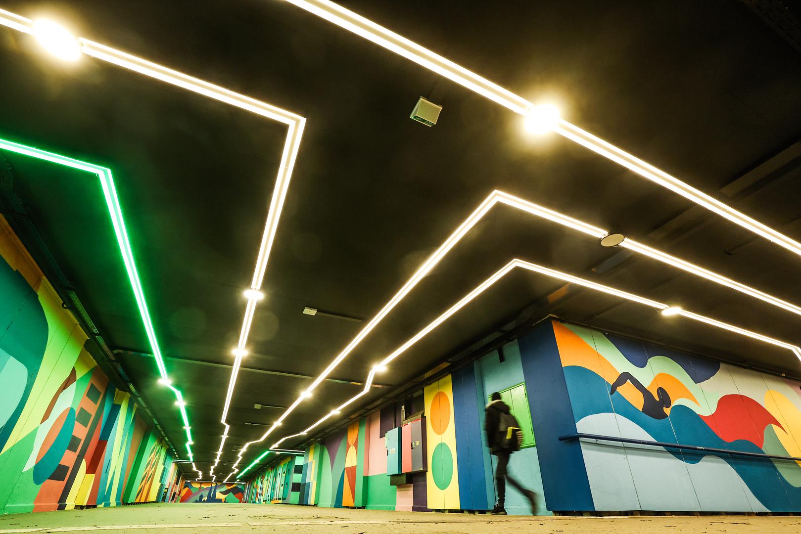 – Prilaze s oduševljenjem, zahvaljuju i nude nam kavu. Mislim da je urbana umjetnost bliska i razumljiva običnim ljudima pa se nadam da će ovakvih projekata biti više –  kazao je u rujnu za Večernji list Golubić. 