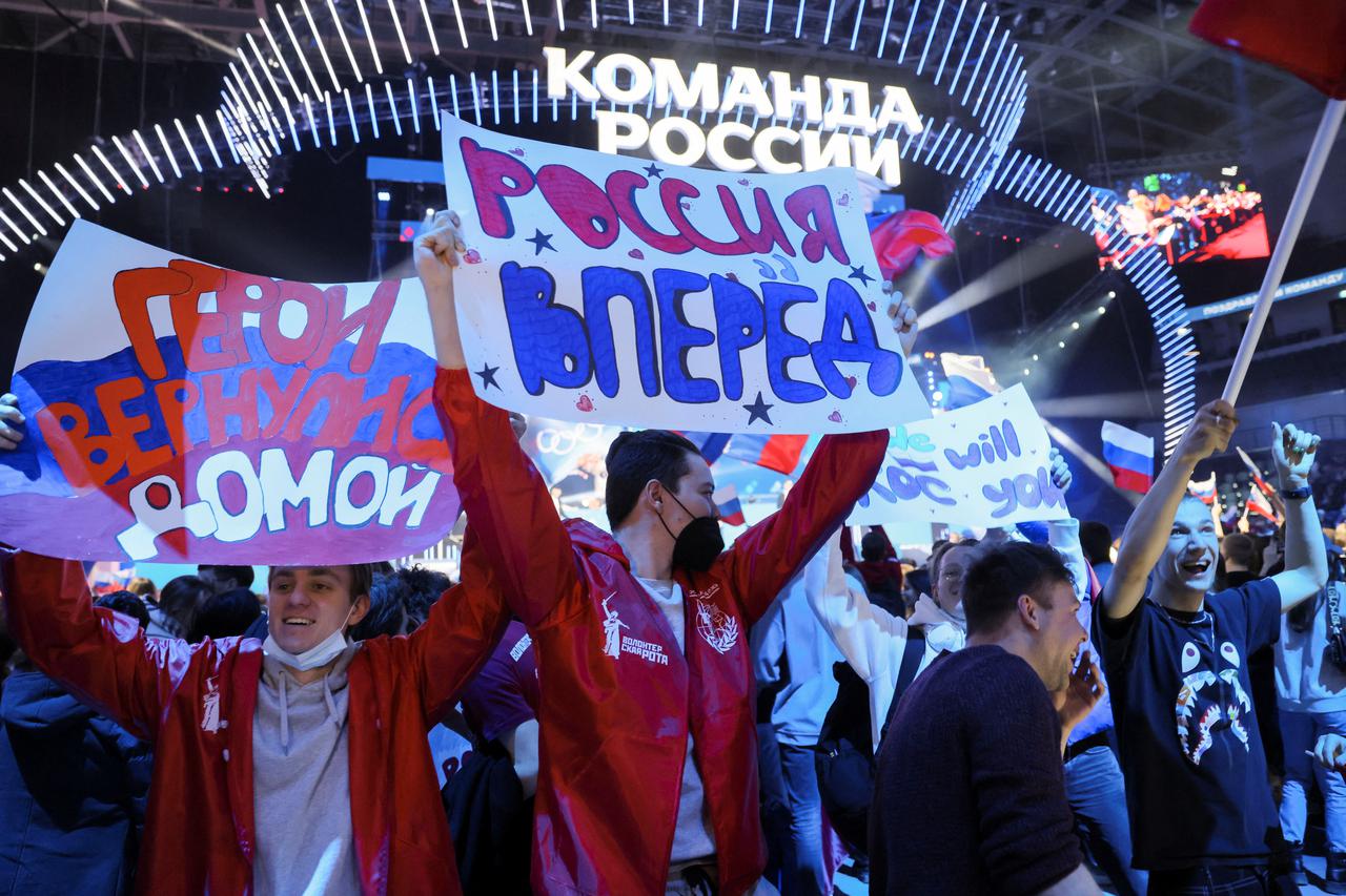 Russia welcomes 2022 Olympic athletes home