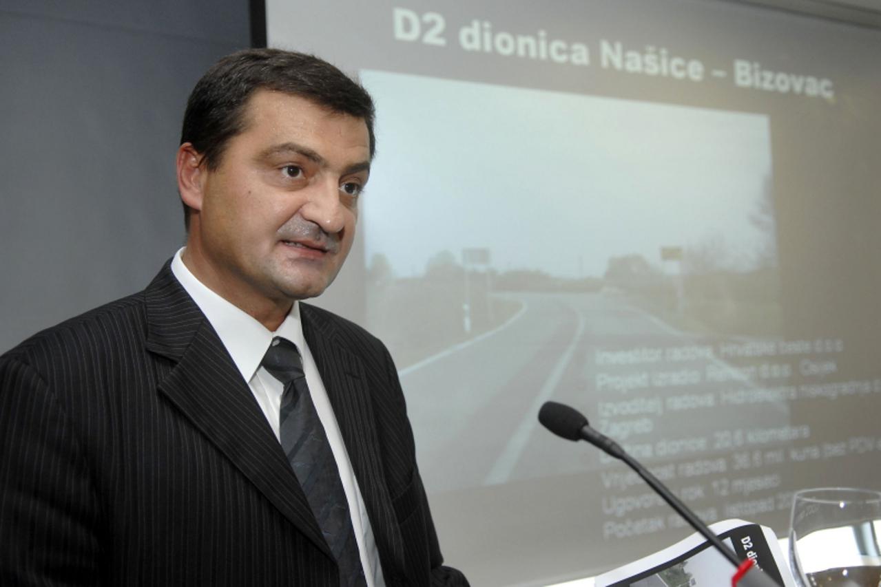 \'slavonija... osijek.....18.09.2007.... potpisivanje ugovora o obnovi cesta u istocnoj slavoniji... stjepko boban... snimio davor javorovic\'