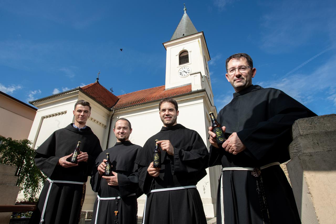 Zagreb: Fratri iz Samostana Svetog Duha proizvode pivo Santo