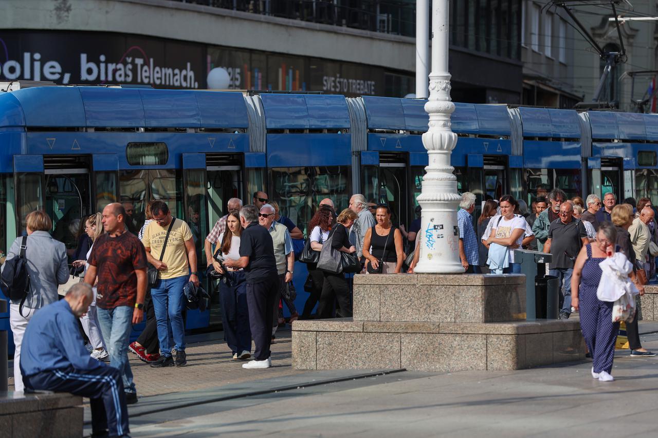 Zagreb: Gradska svakodnevnica na glavnom gradskom Trgu