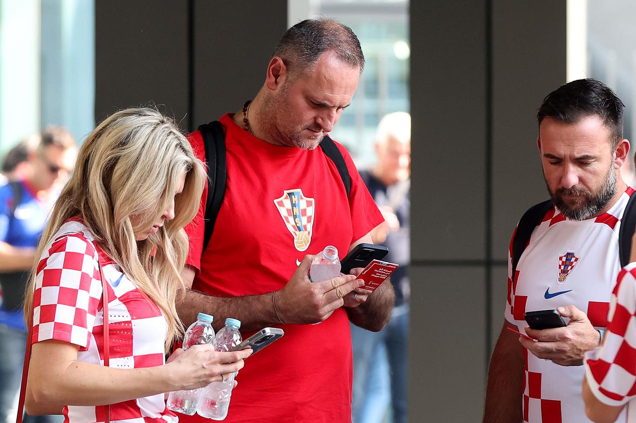 KATAR 2022 - Josip Šimunić sa suprugom sletio u Katar na utakmicu Hrvatska - Argentina