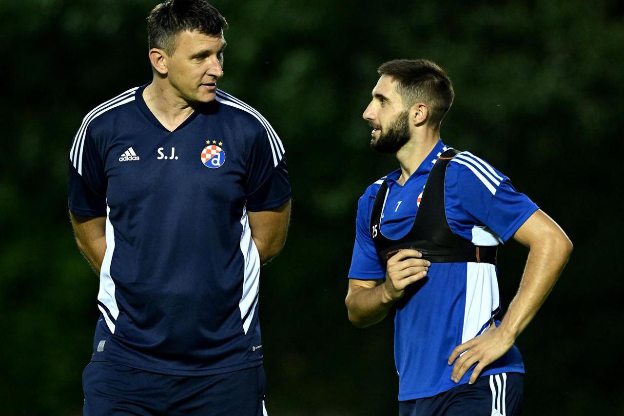 Zagreb: Novi trener GNK Dinamo, Sergej Jakirović, odradio prvi trening