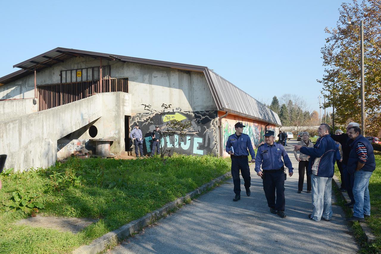 Sisak: Uslijed eksplozije u garaži u Ulici Tina Ujevića smrtno stradao muškarac