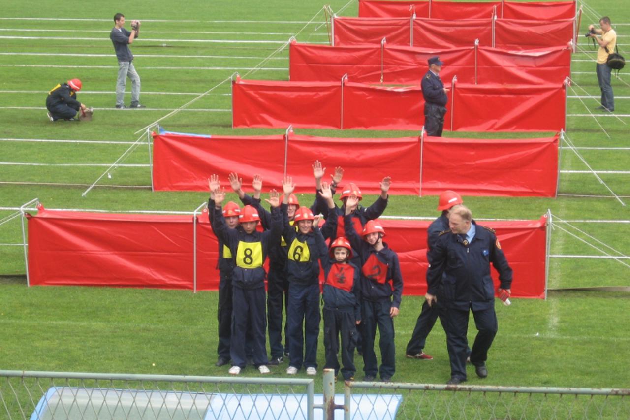 'vatrogasci1_alb_zag_270510'