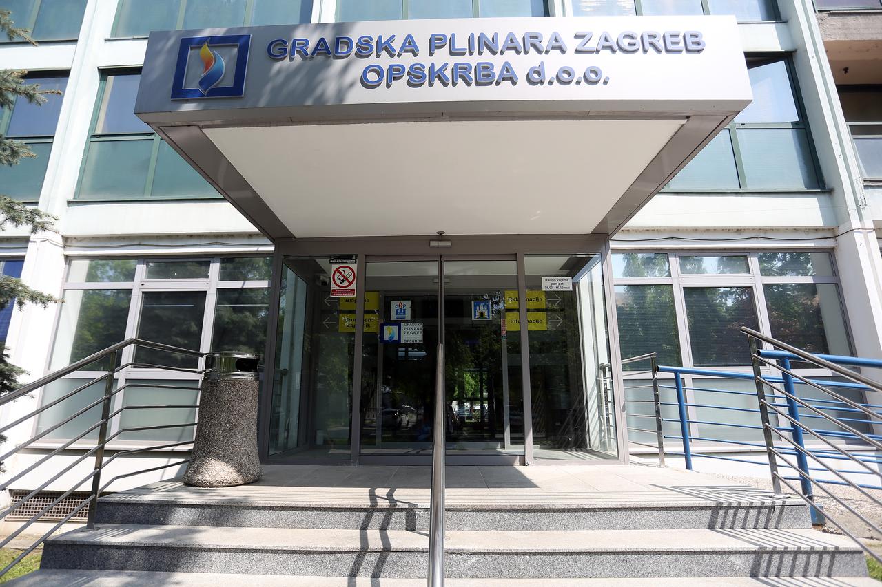 Zagreb: Plinara povodom 10. ro?endana darivala svoje korisnike u poslovnici