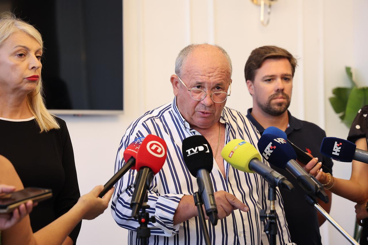 Split: Predsjednik HGS-a Željko Kerum održao konferenciju za medije