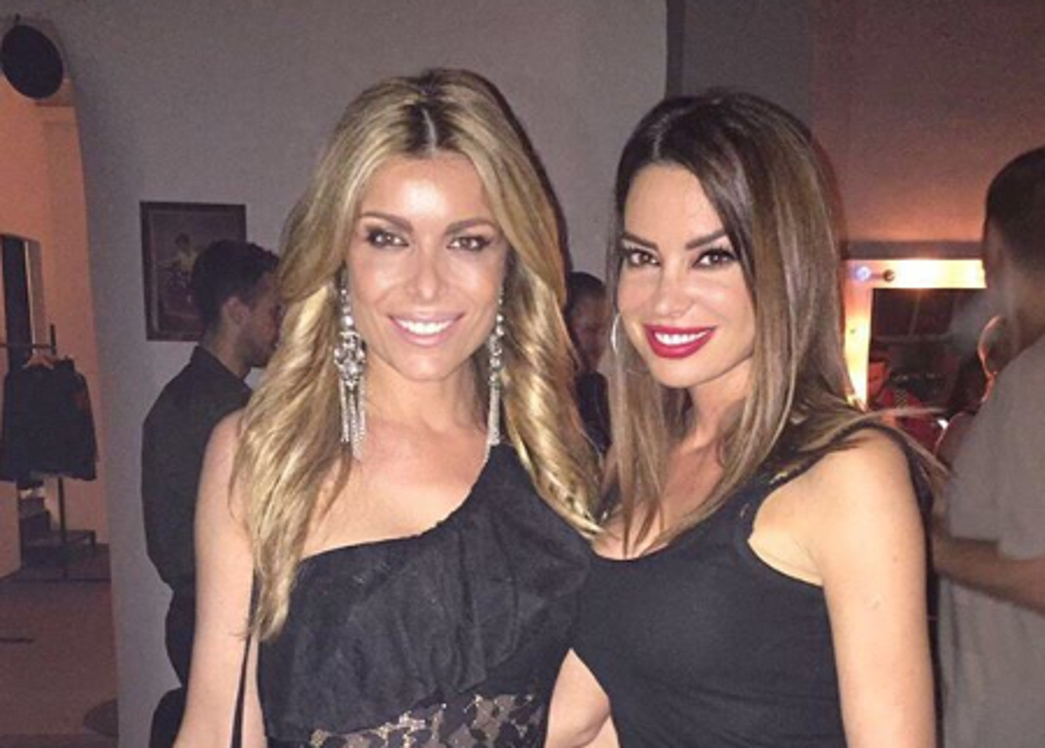 Nakon braka nagađalo se o nekim njegovim vezama, a jedna od ljepotica s kojima je ljubovao jest Darija Crnjaković, dobra prijateljica manekenke Ive Jerković.

