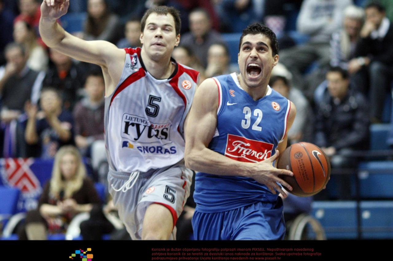 \'23.12.2010., Kosarkaski centar Drazen Petrovic, Zagreb - Euroliga, grupa C, 10. kolo, KK Cibona - Lietuvos Rytas. Babrauskas steponas, Goran Vrbanc.  Photo: Slavko Midzor/PIXSELL\'