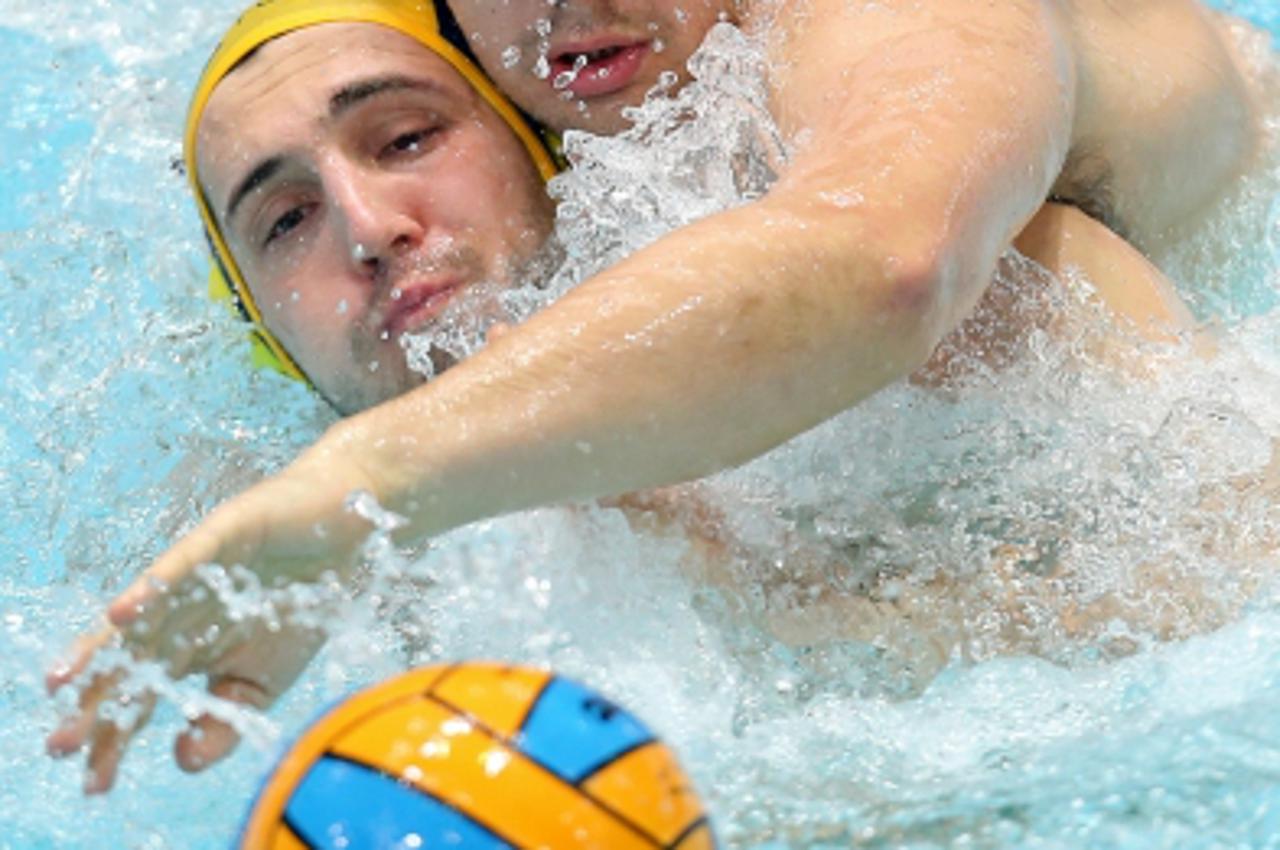 '13.04.2013., Mladost, Zagreb - Final Four zavrsni turnir Triglav Jadranske vaterpolo lige, olufinalna utakmica, VK Mladost - VK Jug. Andro Buslje i Cosmin Alexandru Radu.  Photo: Igor Kralj/PIXSELL'