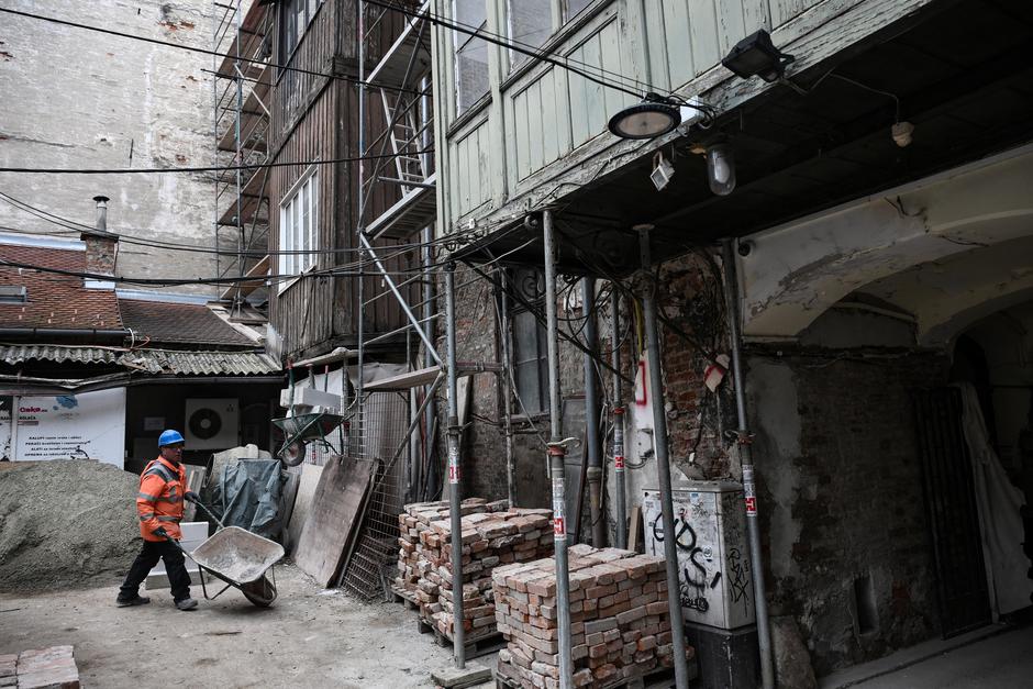 Zagreb: Obilazak gradilišta zahtjevnije konstrukcijske obnove višestambene zgrade