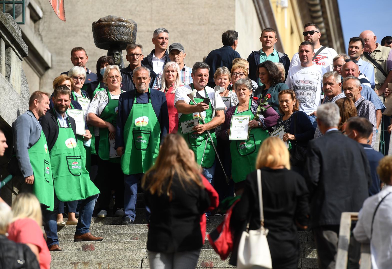 20.09.2020., Zagreb - Udruga hrvatskih trznica devetu godinu zaredom organizira na sredisnjem trgu u Zagrebu manifestaciju pod nazivom Dani hrvatskih trznica s ciljem promocije domaćih proizvoda koji se nude na trznicama diljem Hrvatske. Photo: Marko Lukunic/PIXSELL