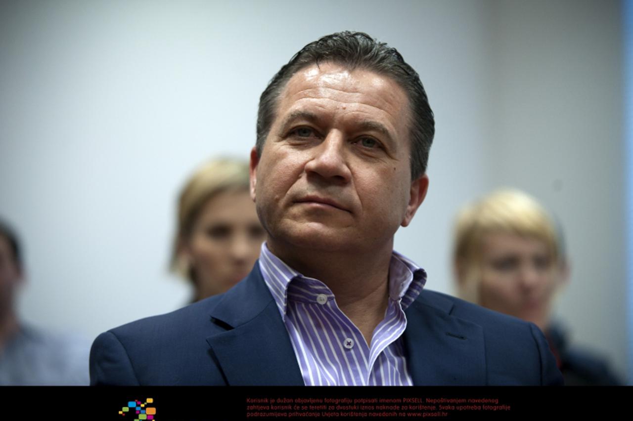 '04.04.2012.,  Zagreb - Citanje presude bivsim celnicima NK Croatije Tomislavu Horvatincicu, Mirku Novoselu i Damiru Vrbanovicu te gradskom procelniku Borisu Ordulji da su utajili 119,7 milijuna kuna.