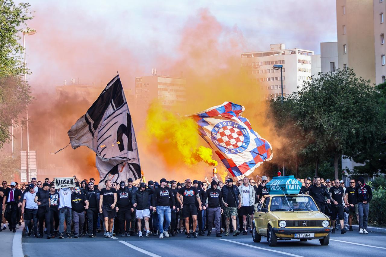 Split: Korteo Torcide prema stadionu Poljud